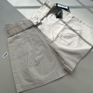 Blank NYC Shorts Women’s Pleated Belted Linen High Rise Bleached Sand New